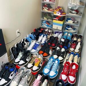 I BUY SHOES, AUTHENTIC ONLY